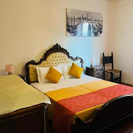 Venice Popular Homestay *