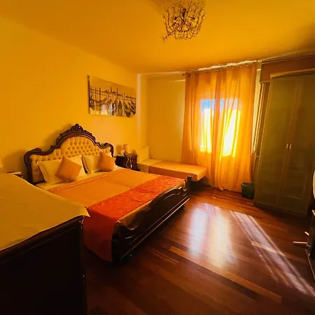 Venice Popular Homestay *