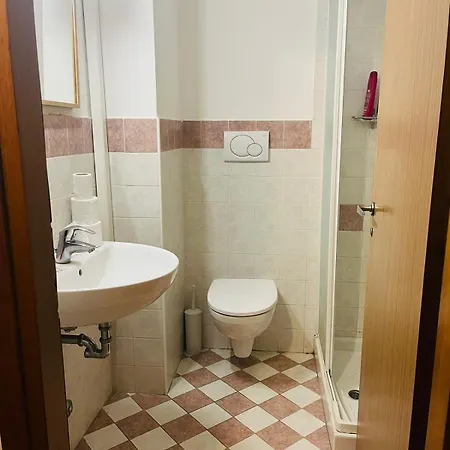 Homestay Venice Popular *